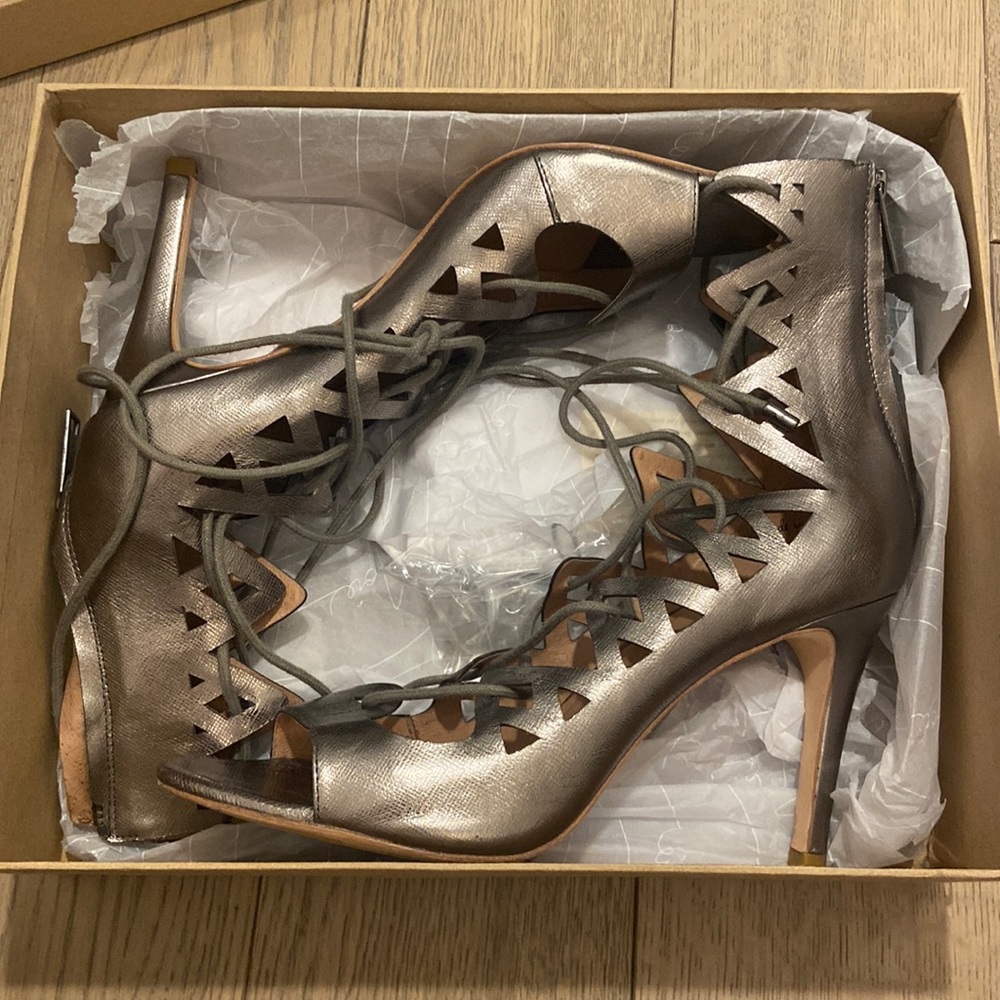 Joie gun metal tie up heels size 39.5